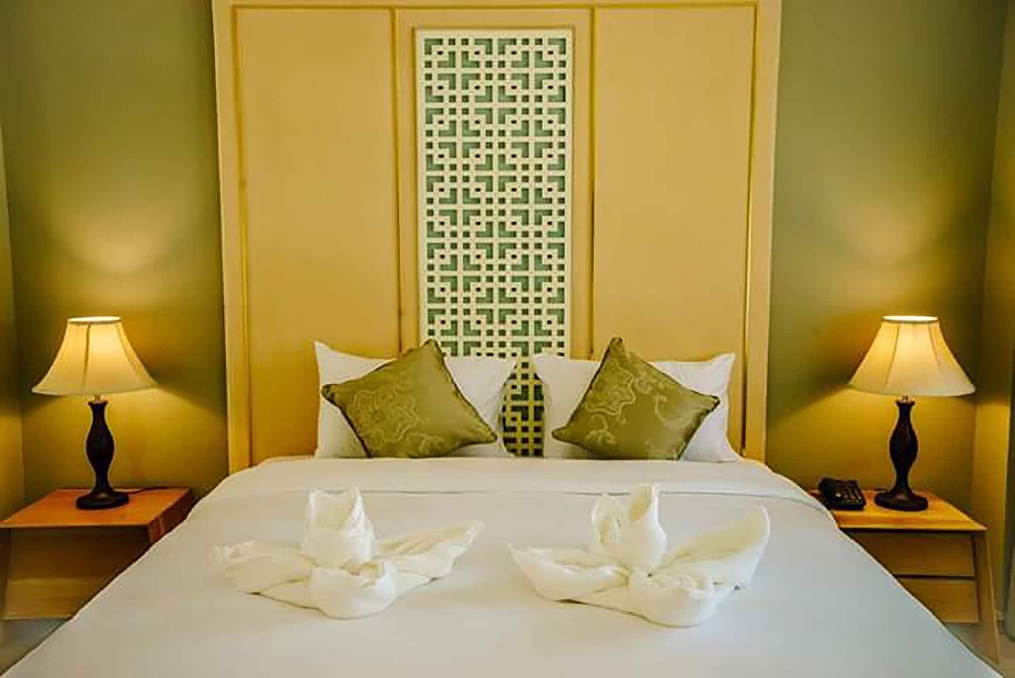 Moon Dragon Hotel Chiang Mai Exterior photo