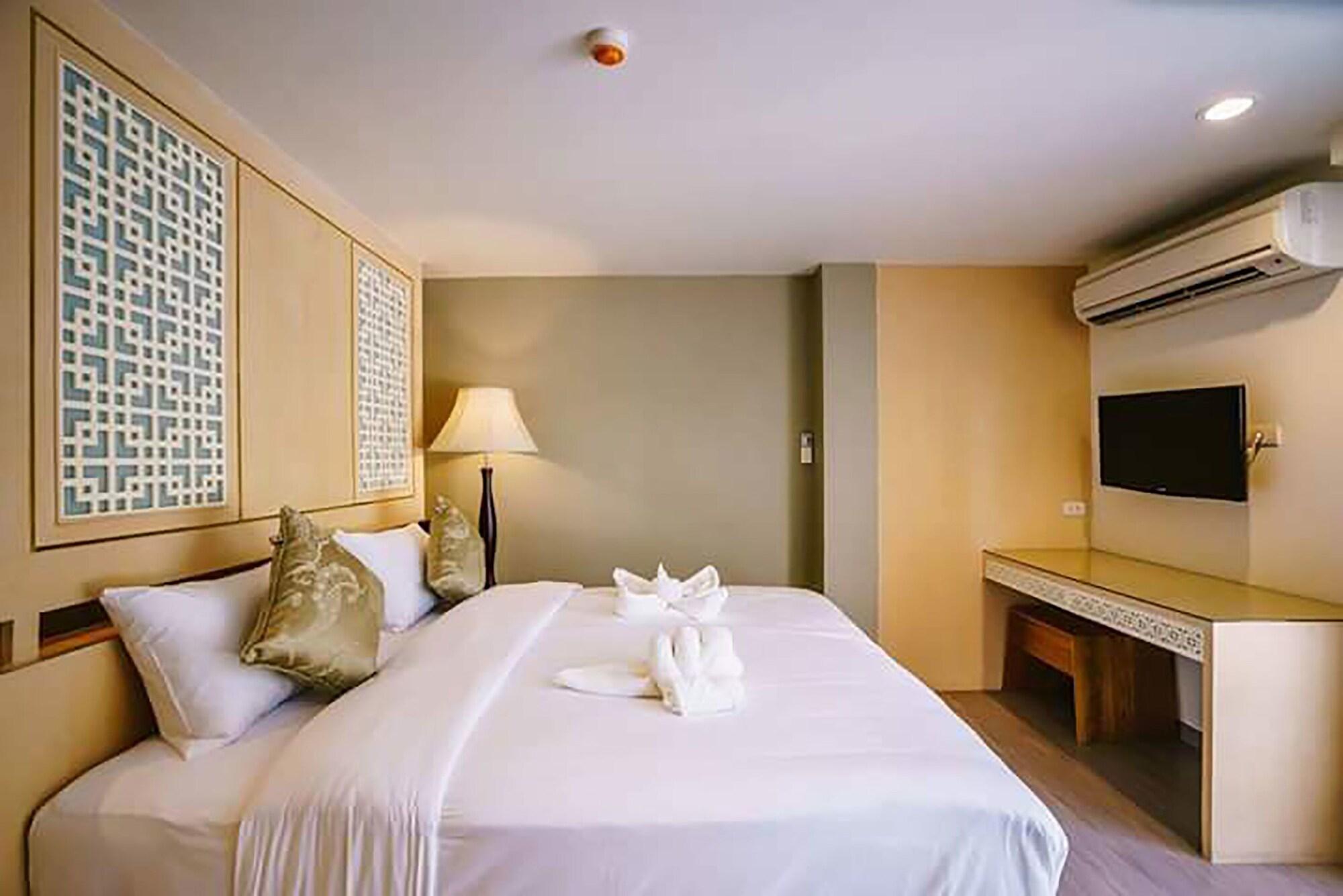 Moon Dragon Hotel Chiang Mai Exterior photo