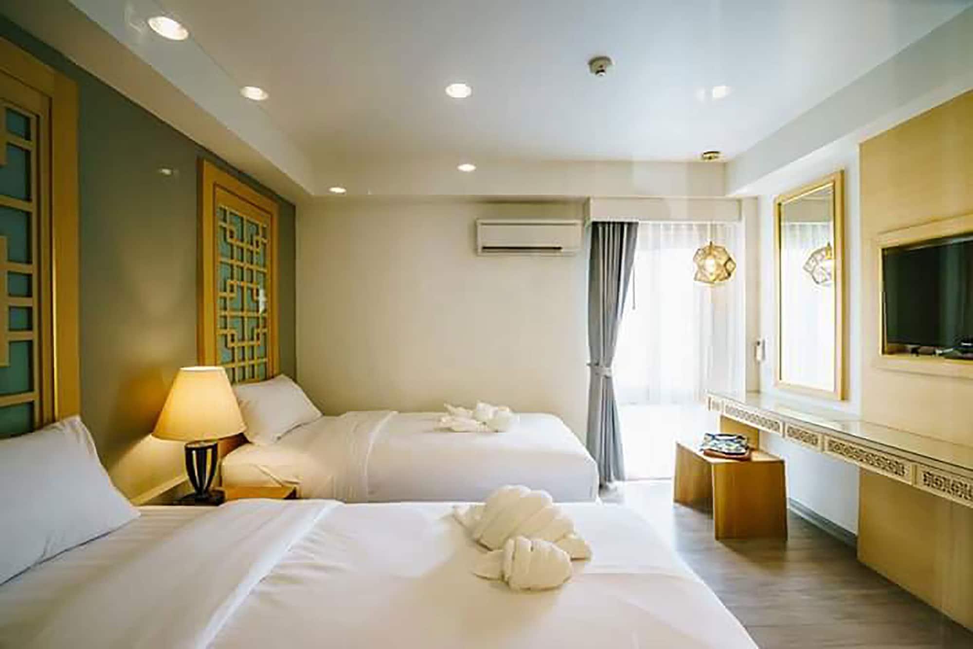 Moon Dragon Hotel Chiang Mai Exterior photo