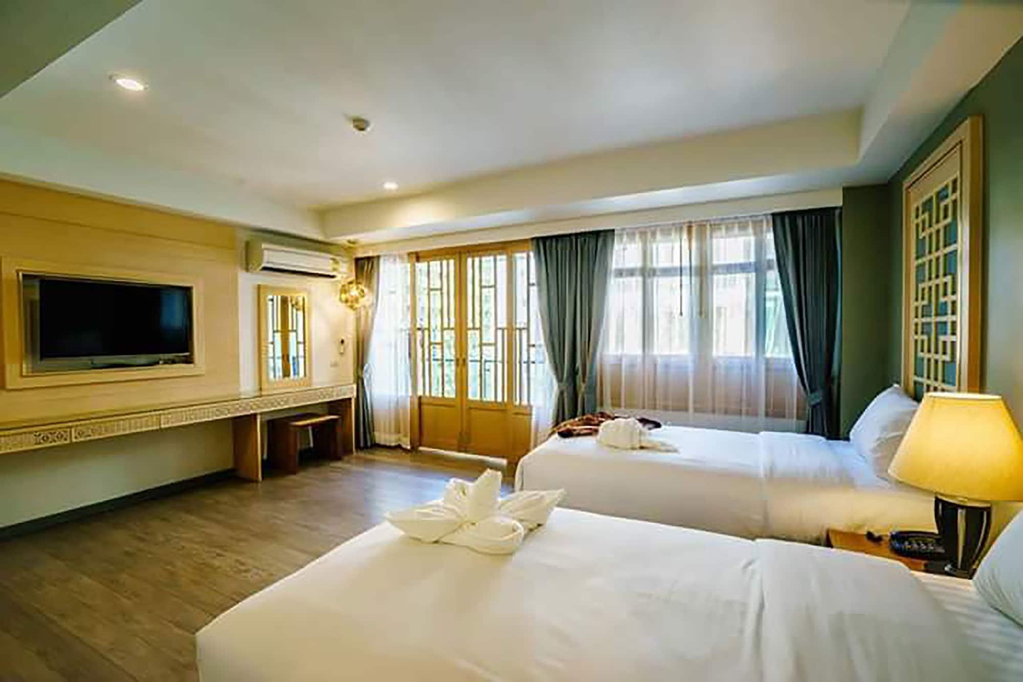 Moon Dragon Hotel Chiang Mai Exterior photo