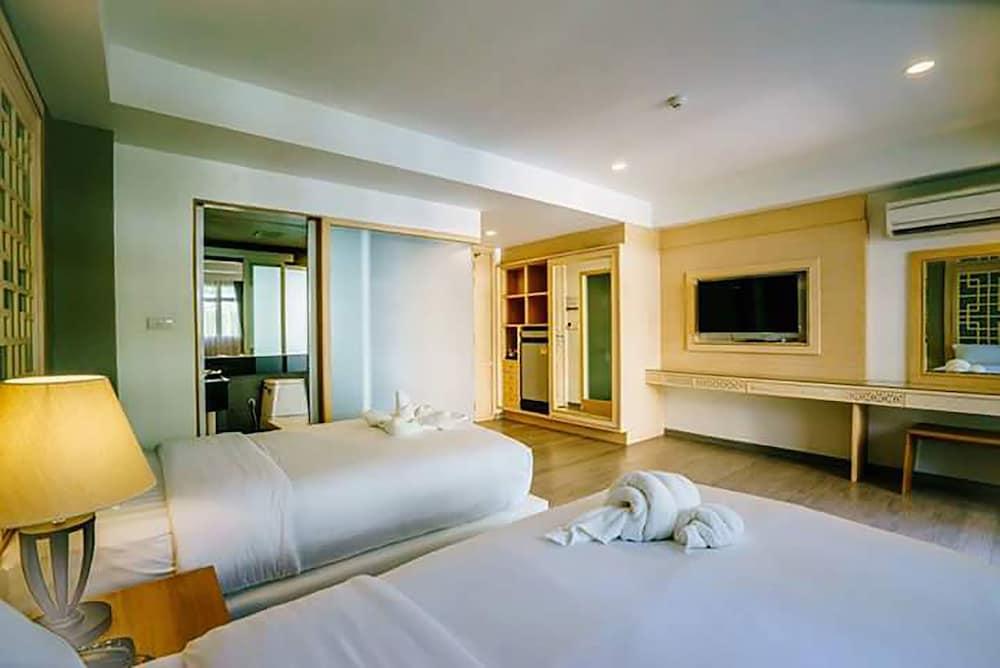Moon Dragon Hotel Chiang Mai Exterior photo