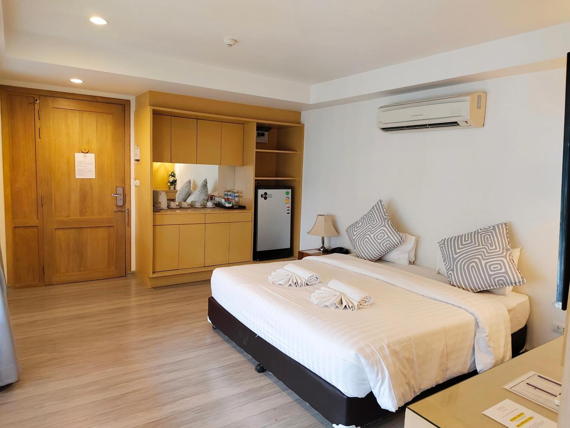 Moon Dragon Hotel Chiang Mai Exterior photo