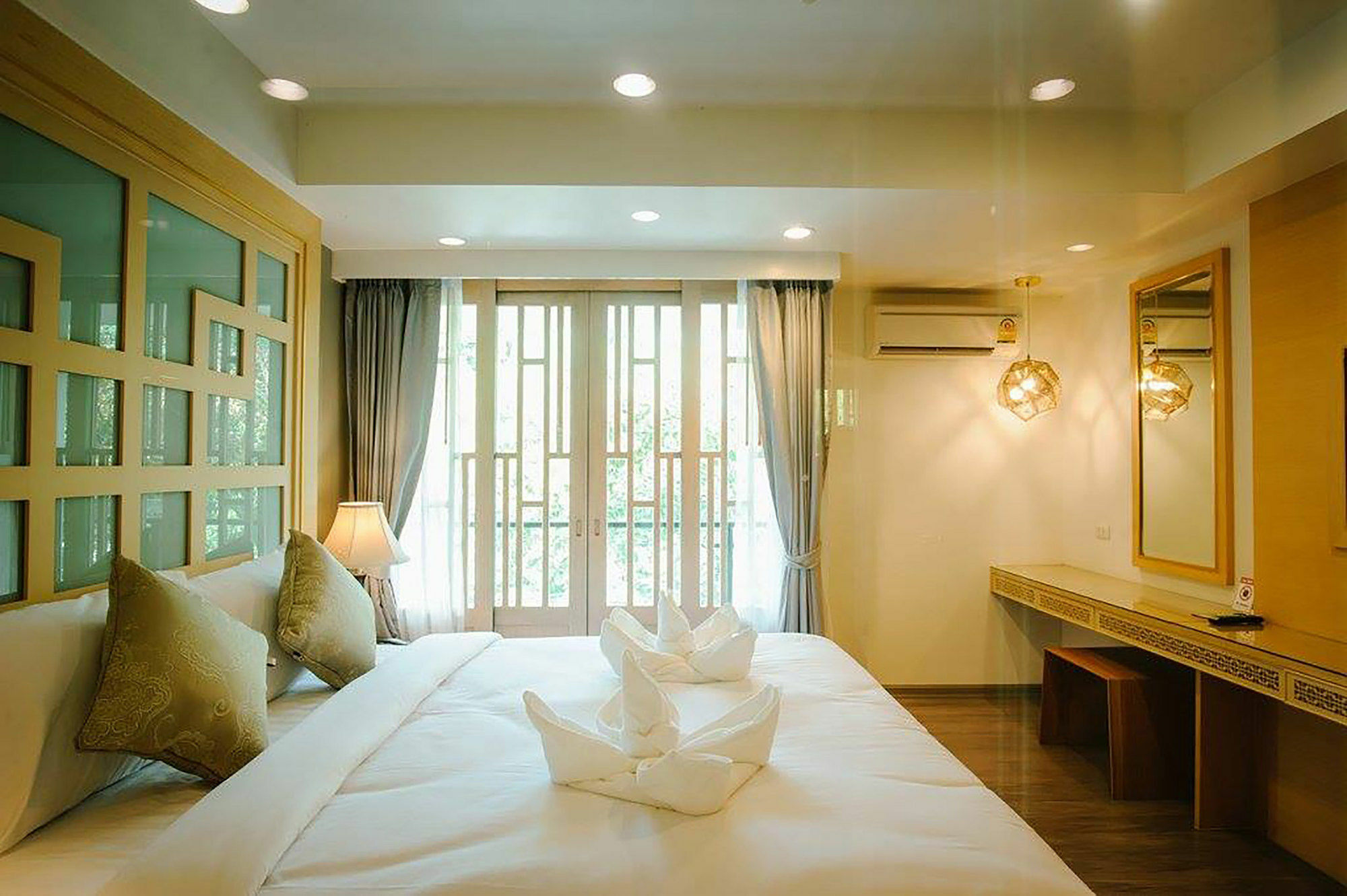 Moon Dragon Hotel Chiang Mai Exterior photo
